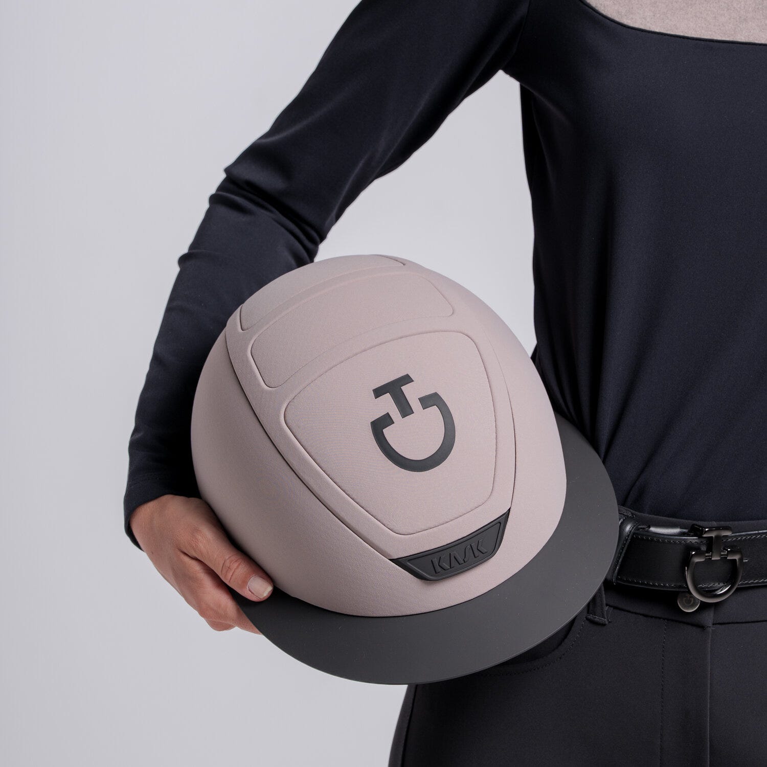 Wide-brim riding helmet