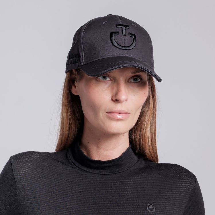 CAPPELLO IN COTONE CON LOGO RICAMATO
