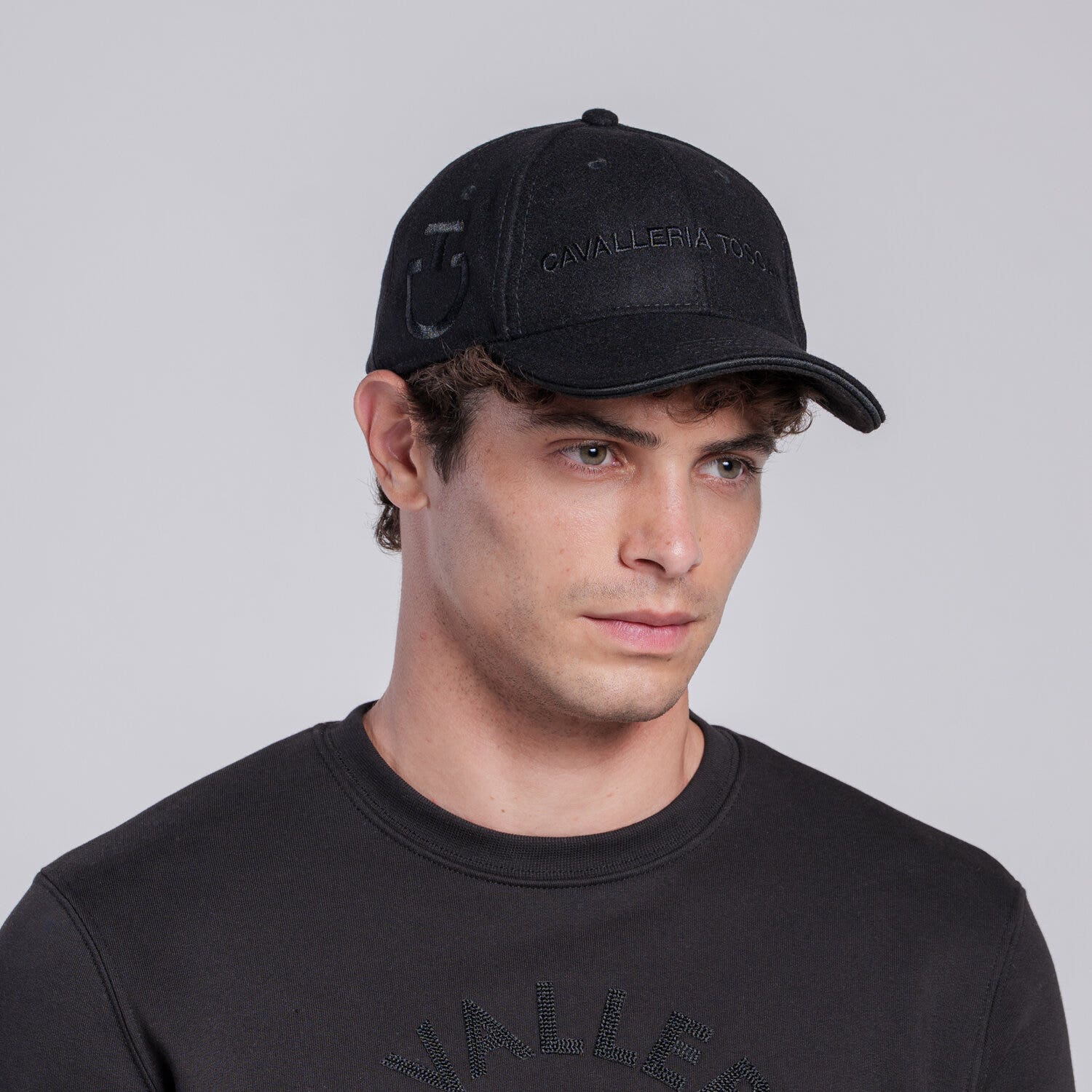 Cavalleria Toscana Wool cap with logo BLACK-2